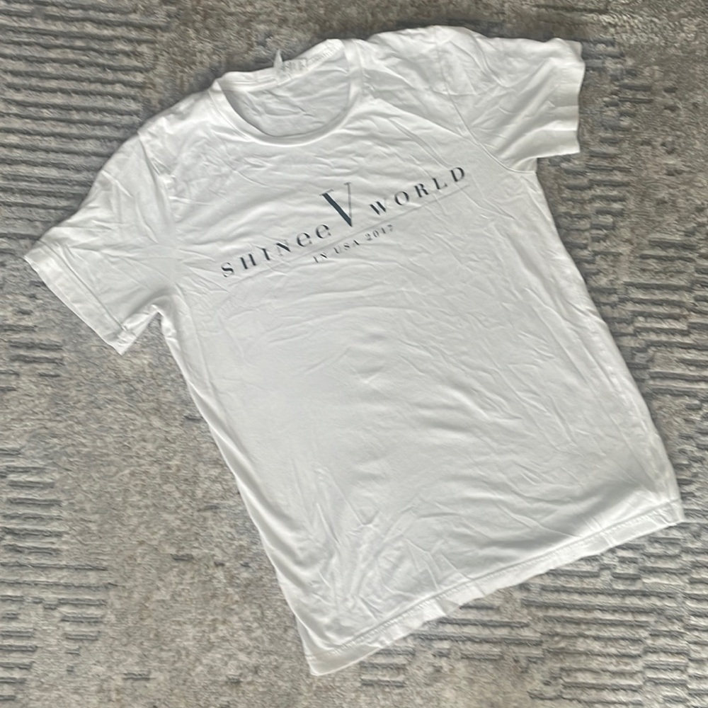 RARE Shinee 2017 World Tour Tee